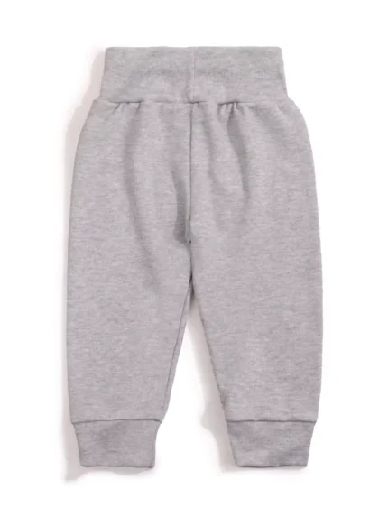 Custom heather grey baby joggers, featuring an extended high-waist ribbed band for tummy protection, soft cotton fleece fabric, and gentle ankle cuffs. Premium infant sweatpants from a professional OEM/ODM clothing manufacturer.