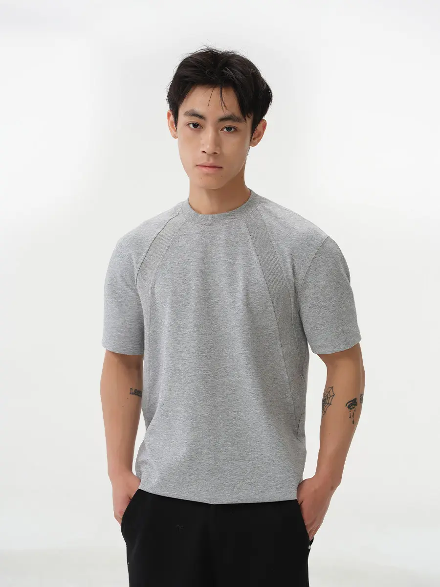 Custom heather grey mens T-shirt, comfortable crew neck short sleeve tee, high-quality plain cotton shirts from a professional OEM/ODM garment manufacturer.