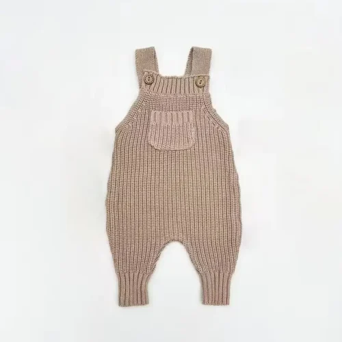 Custom oatmeal ribbed baby suspender romper, featuring fine-knit vertical patterns, a cute front chest pocket, and adjustable button straps. Premium soft cotton infant overalls from a professional OEM/ODM clothing manufacturer.