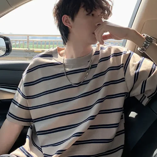 Custom mens striped T-shirt in navy and beige, oversized horizontal stripe tee, high-quality retro style streetwear from a professional OEM/ODM garment manufacturer.